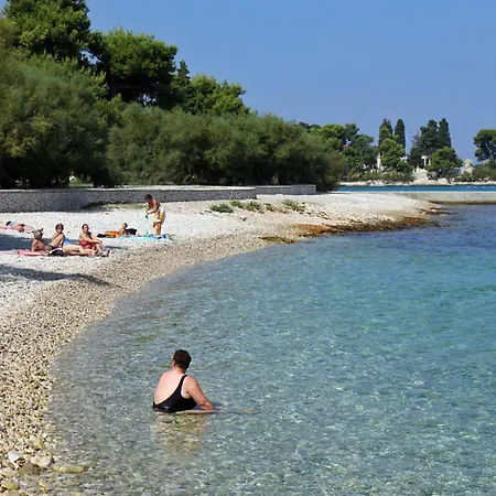 Apartment With Parking Space Supetar, Brac - 18307 Supetar