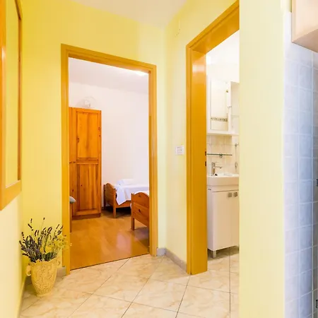 Apartman With Parking Space Supetar, Brac - 18307 *